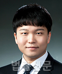 김민기     사진