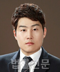 김성환     사진