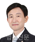 김용태     사진