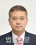 김우      