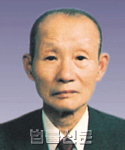 김윤근    