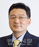 김윤우    