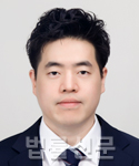 김윤우     사진