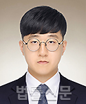 김윤섭     사진