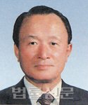 김윤환    