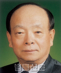 최중현     사진