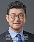 김남근     사진
