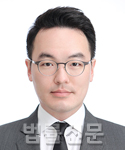 김조안     사진