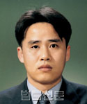김현      