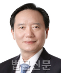 김현웅     사진