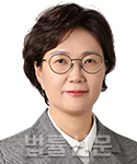 김현정     사진