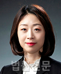김현정     사진