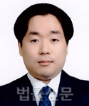 김홍      