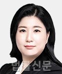 류하율     사진