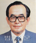 박일경    